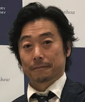 鈴木氏